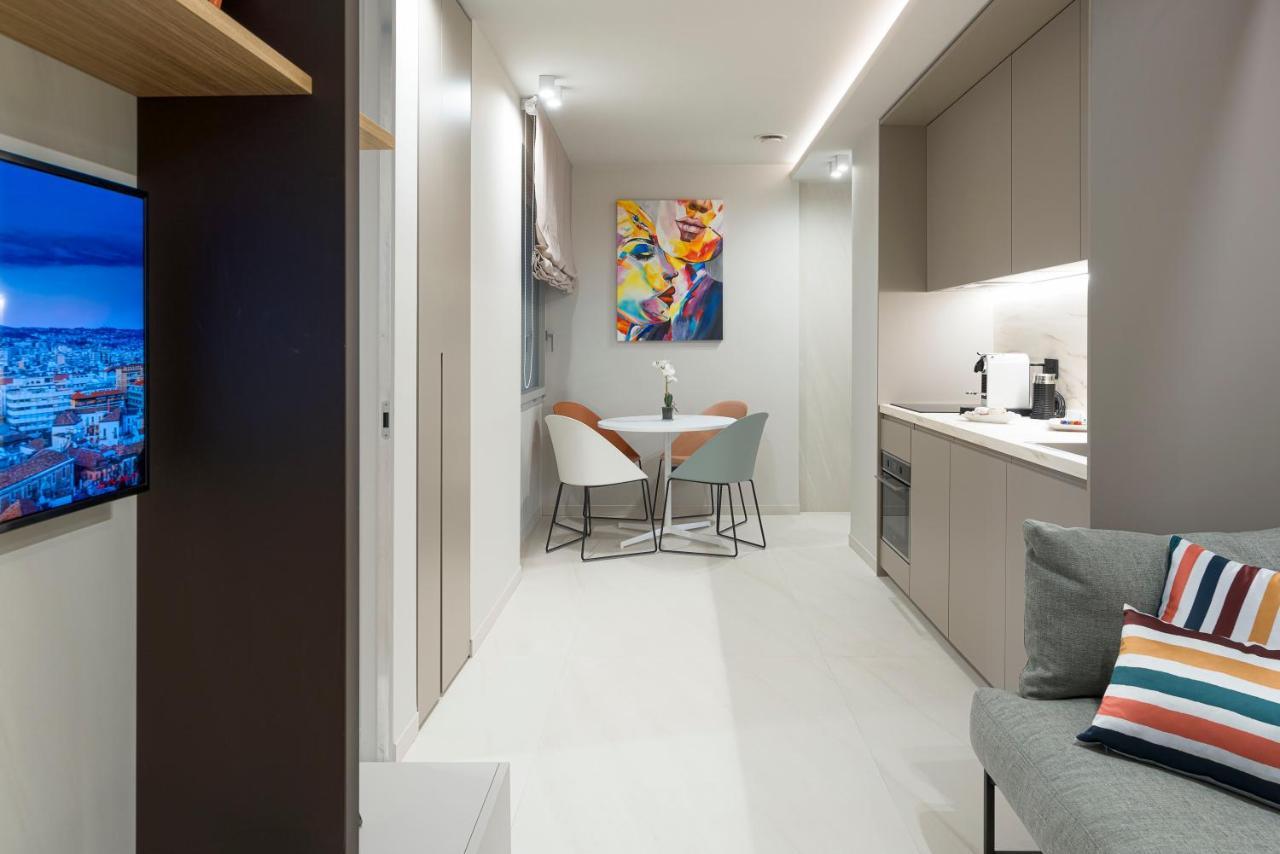 Aera Luxury Suites - 303 304 305 Катания Экстерьер фото
