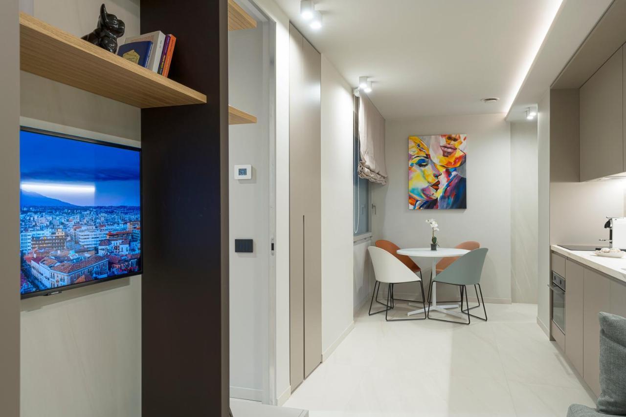 Aera Luxury Suites - 303 304 305 Катания Экстерьер фото